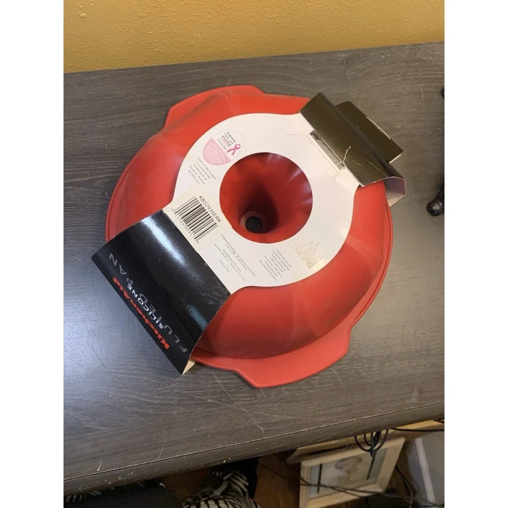 Kitchenaid Bakeware 9.5 Inch Fluted Pan Silicone